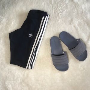 🍭ADIDAS GREY SLIDES SIZE 8🍭